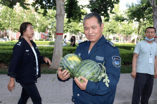 今日吃瓜现场,揭秘娱乐圈最新热点事件