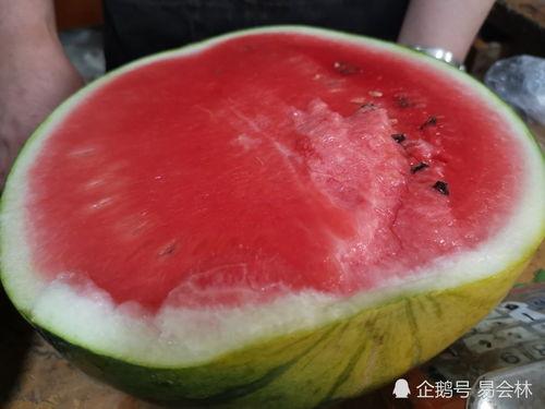 今日吃瓜消暑,吃瓜消暑，轻松度过炎炎夏日