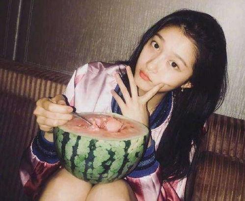 黑女吃瓜,揭秘娱乐圈幕后真相