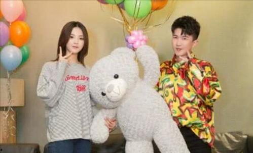 为了吃瓜我进娱乐圈红了