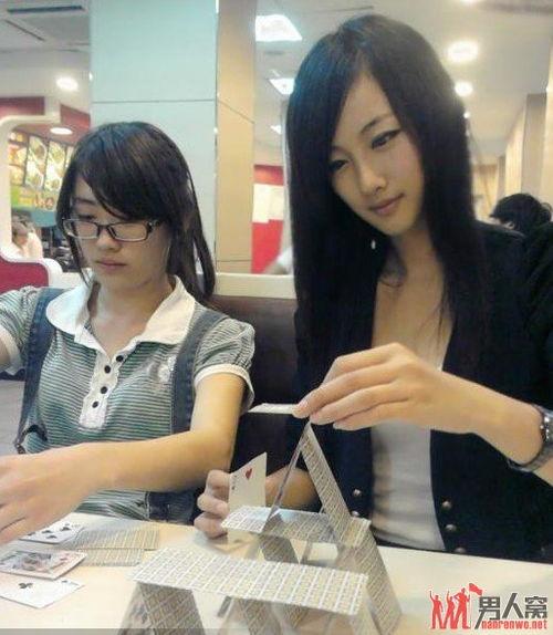 明星网红打扑克,牌技与人气齐飞