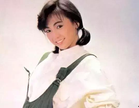 明星网红打扑克,牌技与人气齐飞