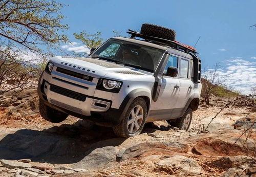 明星网红开路虎卫士视频,开启越野新风尚