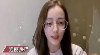 明星网红武汉加油女孩,网红力量助力战“疫”温情瞬间