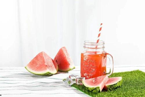 昨日小暑今日吃瓜,吃瓜消暑，传统习俗新体验