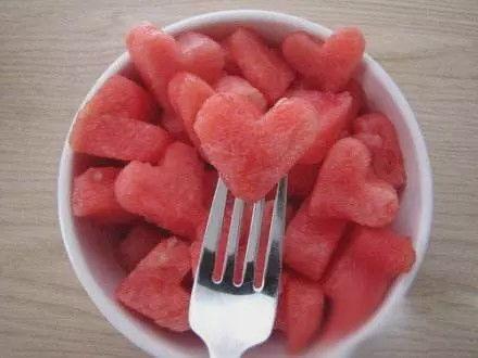 瓜叔今日吃瓜,揭秘娱乐圈最新热点事件